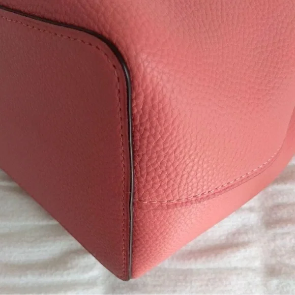 Coach Pink Town Bucket Bag ! - Picture 6 of 8